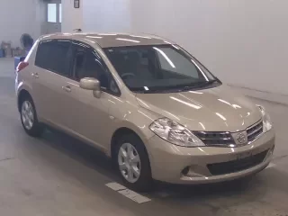 NISSAN TIIDA