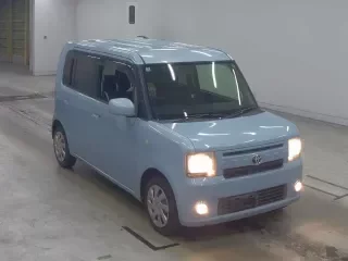 TOYOTA PIXIS SPACE