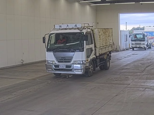 Nissan UD  с аукциона в Японии