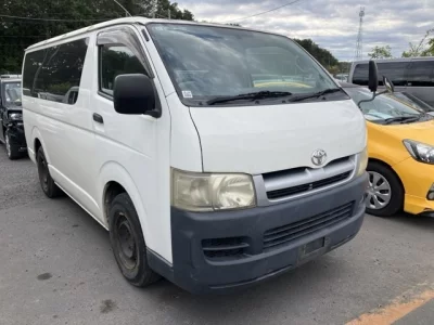 TOYOTA HIACE
