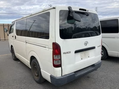 TOYOTA HIACE