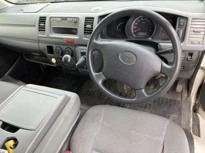 TOYOTA HIACE