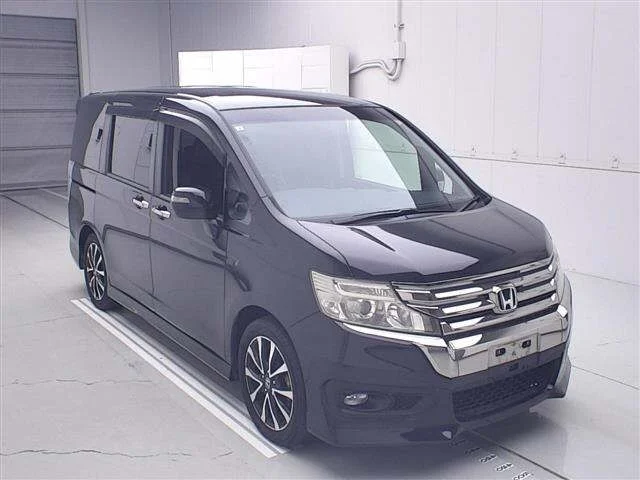 Honda Stepwgn 2013