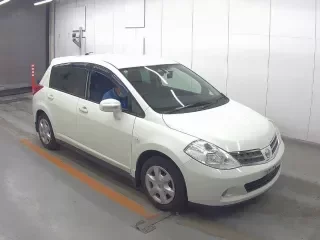 NISSAN TIIDA