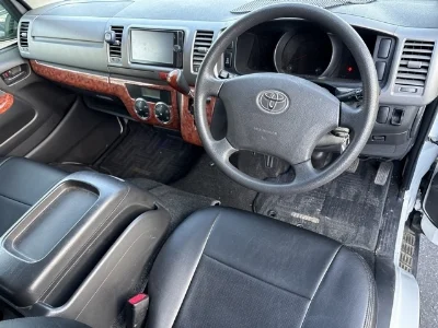 TOYOTA HIACE VAN