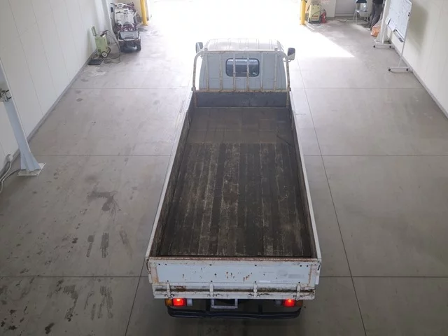 Isuzu Elf 2000