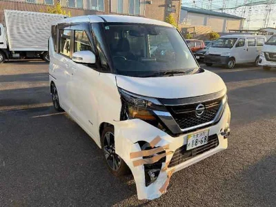 NISSAN ROOX