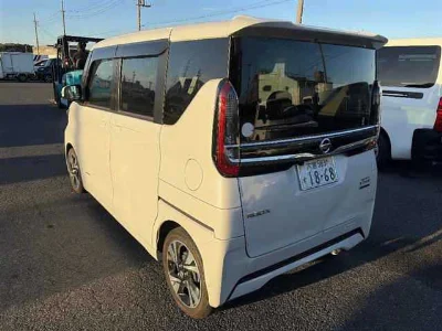 NISSAN ROOX
