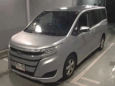 TOYOTA NOAH