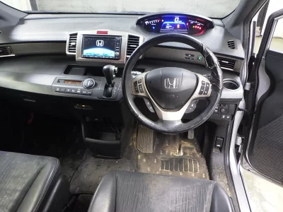 HONDA FREED SPIKE
