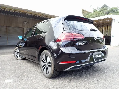 VOLKSWAGEN E-GOLF