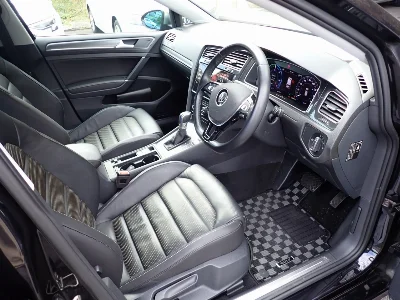 VOLKSWAGEN E-GOLF