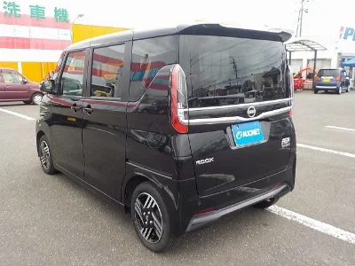 NISSAN ROOX