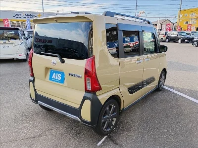 DAIHATSU TANTO FUN CROSS