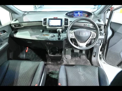 HONDA FREED SPIKE