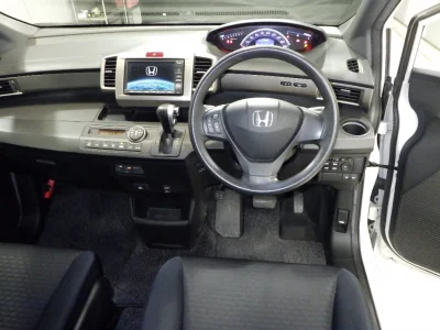 HONDA FREED SPIKE
