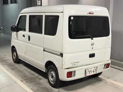 NISSAN CLIPPER VAN