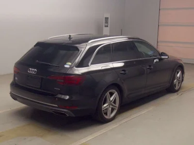 AUDI A4 AVANTE 2