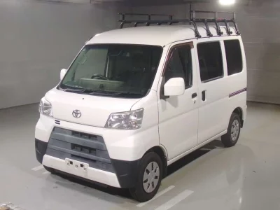 TOYOTA PIXIS VAN