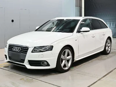 AUDI A4 AVANTE