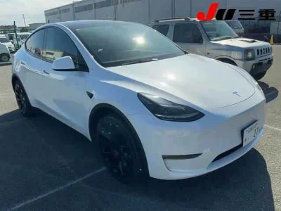 TESLA MODEL Y 1