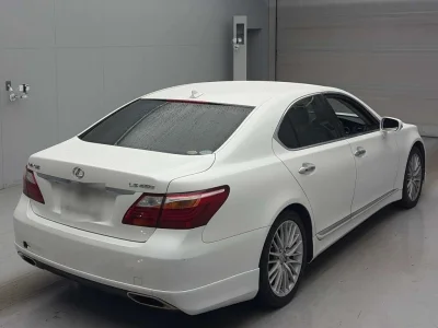 LEXUS LS