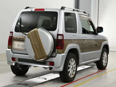 MITSUBISHI PAJERO MINI