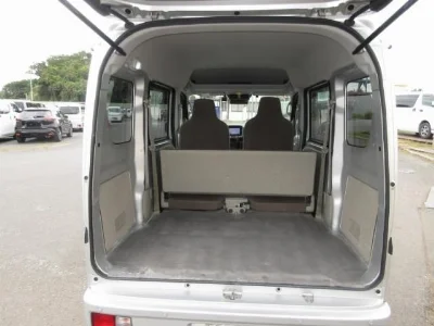 NISSAN CLIPPER VAN