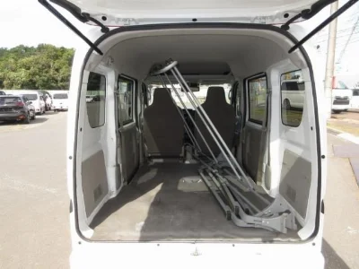 NISSAN CLIPPER VAN