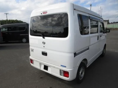 NISSAN CLIPPER VAN