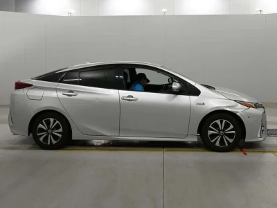 TOYOTA PRIUS PHV