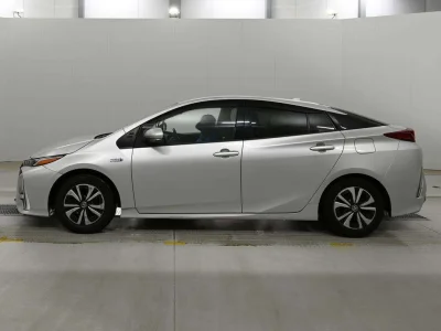 TOYOTA PRIUS PHV