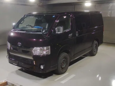 TOYOTA HIACE VAN