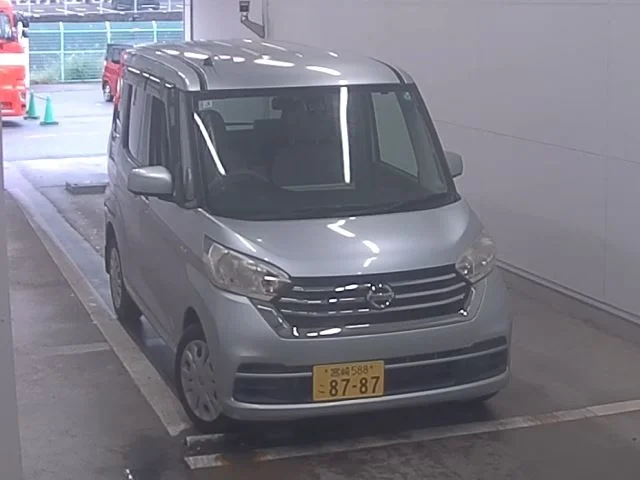 Nissan Dayz Roox 2017
