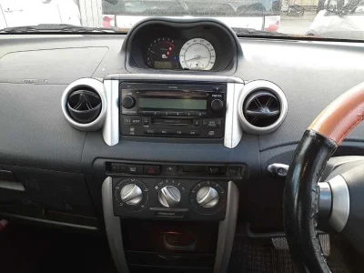 TOYOTA IST