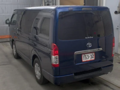 TOYOTA HIACE VAN