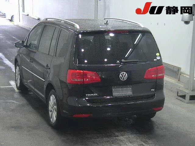 Volkswagen Touran  с аукциона в Японии