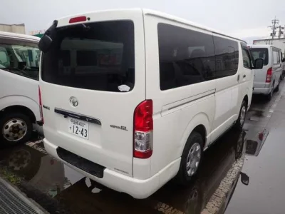 TOYOTA HIACE VAN
