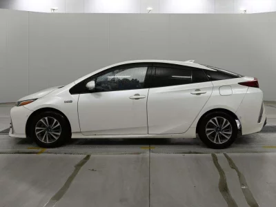 TOYOTA PRIUS PHV