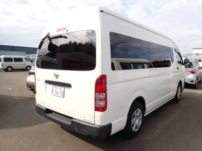 TOYOTA HIACE VAN