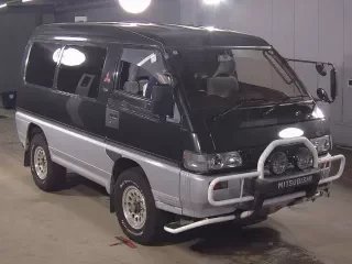 MITSUBISHI DELICA WAGON