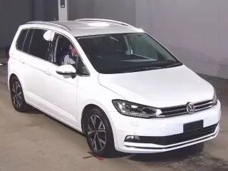 VOLKSWAGEN GOLF TOURAN