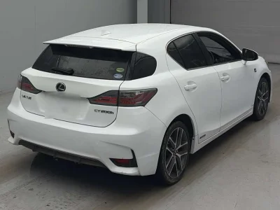 Lexus CT200h