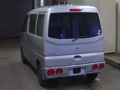 NISSAN CLIPPER VAN