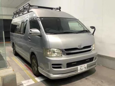 TOYOTA HIACE VAN