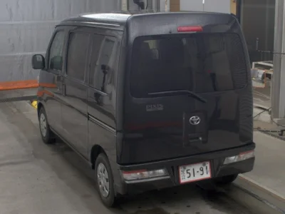 TOYOTA PIXIS VAN