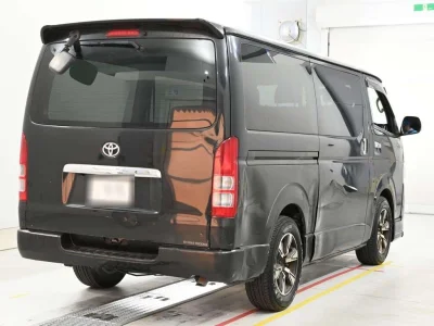 TOYOTA REGIUS VAN
