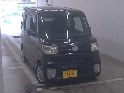DAIHATSU WAKE