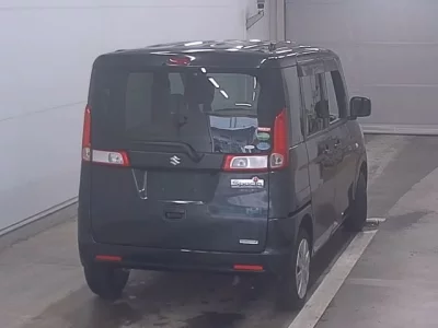 Suzuki Spacia