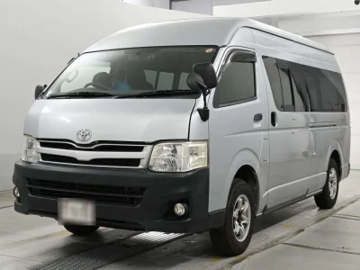 TOYOTA REGIUS VAN